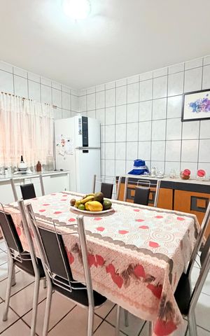 Casa à venda com 260m², 3 quartos e 2 vagas