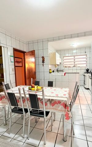 Casa à venda com 260m², 3 quartos e 2 vagas