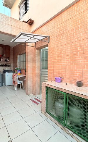 Casa à venda com 260m², 3 quartos e 2 vagas