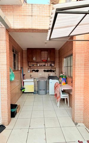 Casa à venda com 260m², 3 quartos e 2 vagas