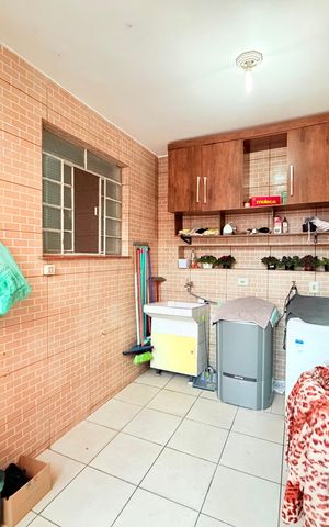 Casa à venda com 260m², 3 quartos e 2 vagas