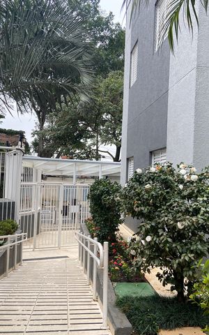 Apartamento à venda com 75m², 3 quartos e 1 vaga Apartamento à venda com 75m², 3 quartos e 1 vagaFachada e portaria