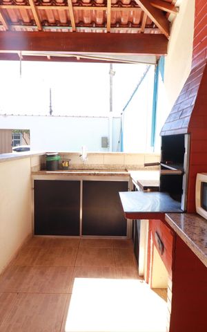 Casa para alugar com 200m², 2 quartos e 3 vagasCozinha 