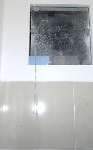 Casa à venda com 88m², 2 quartos e 2 vagasBanheiro Corredor