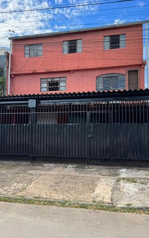 Casa à venda com 320m², 2 quartos e 4 vagas Casa à venda com 320m², 2 quartos e 4 vagasFachada