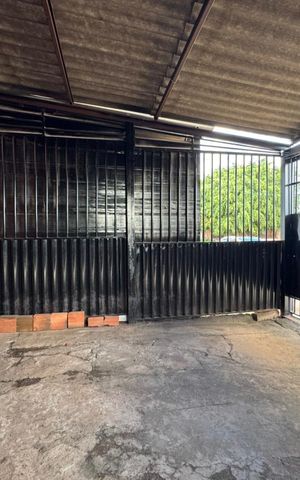 Casa à venda com 320m², 2 quartos e 4 vagas Casa à venda com 320m², 2 quartos e 4 vagasGaragem