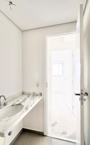 Apartamento à venda com 100m², 3 quartos e 2 vagas Apartamento à venda com 100m², 3 quartos e 2 vagasBanheiro