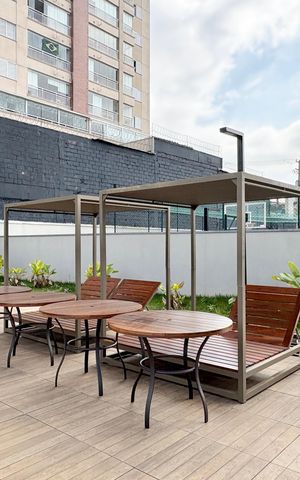 Apartamento à venda com 100m², 3 quartos e 2 vagas Apartamento à venda com 100m², 3 quartos e 2 vagasÁrea comum - Piscina