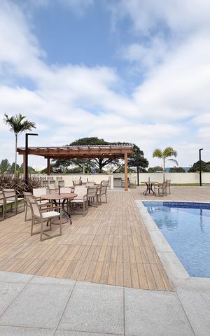 Apartamento à venda com 100m², 3 quartos e 2 vagas Apartamento à venda com 100m², 3 quartos e 2 vagasÁrea comum - Piscina