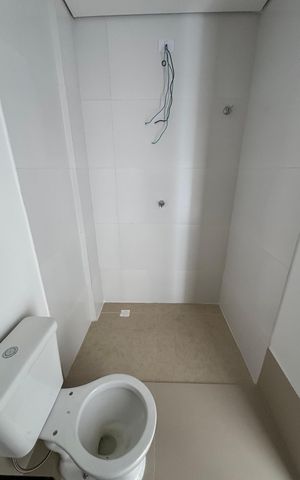 Apartamento à venda com 60m², 2 quartos e 1 vaga Apartamento à venda com 60m², 2 quartos e 1 vagaBanheiro da Suíte