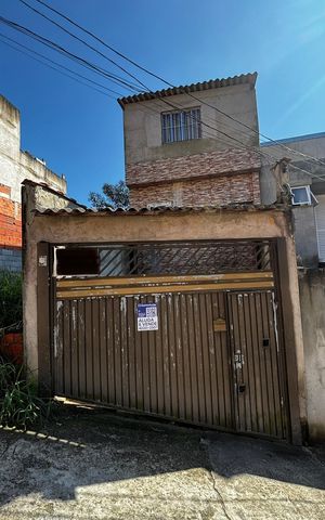 Casa para alugar com 80m², 2 quartos e 1 vaga Casa para alugar com 80m², 2 quartos e 1 vagaFachada