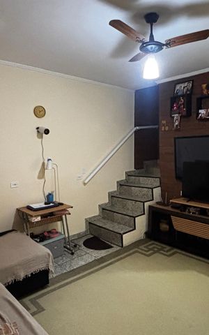 Casa para alugar com 80m², 2 quartos e 1 vaga Casa para alugar com 80m², 2 quartos e 1 vagaSala