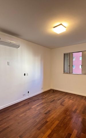 Apartamento para alugar com 280m², 3 quartos e 2 vagas Apartamento para alugar com 280m², 3 quartos e 2 vagasQuarto 2
