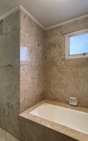 Apartamento para alugar com 280m², 3 quartos e 2 vagas Apartamento para alugar com 280m², 3 quartos e 2 vagasBanheiro da Suíte