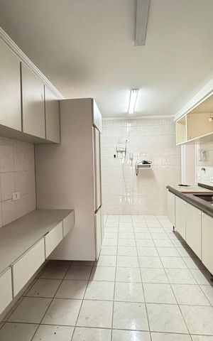 Apartamento para alugar com 280m², 3 quartos e 2 vagas Apartamento para alugar com 280m², 3 quartos e 2 vagasCozinha