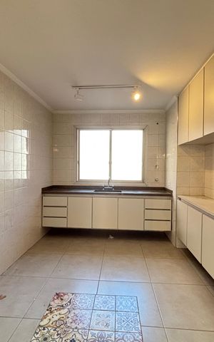 Apartamento para alugar com 280m², 3 quartos e 2 vagas Apartamento para alugar com 280m², 3 quartos e 2 vagasCozinha