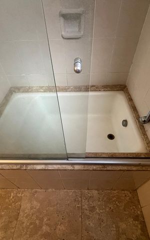 Apartamento para alugar com 280m², 3 quartos e 2 vagas Apartamento para alugar com 280m², 3 quartos e 2 vagasBanheiro