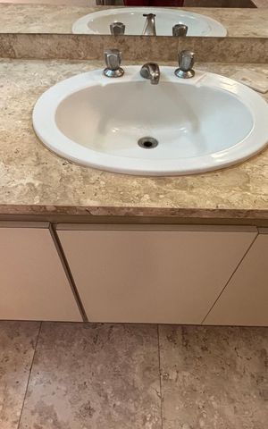 Apartamento para alugar com 280m², 3 quartos e 2 vagas Apartamento para alugar com 280m², 3 quartos e 2 vagasBanheiro da Suíte