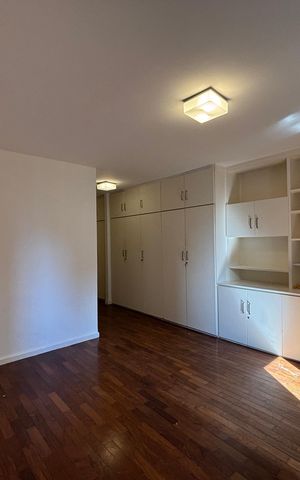 Apartamento para alugar com 280m², 3 quartos e 2 vagas Apartamento para alugar com 280m², 3 quartos e 2 vagasSuíte