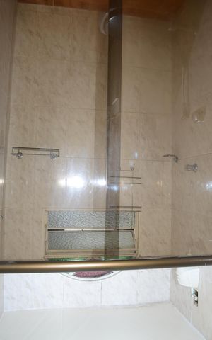 Casa para alugar com 148m², 2 quartos e 2 vagasBanheiro da Suíte