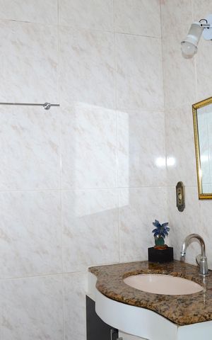 Casa para alugar com 148m², 2 quartos e 2 vagasBanheiro da Suíte