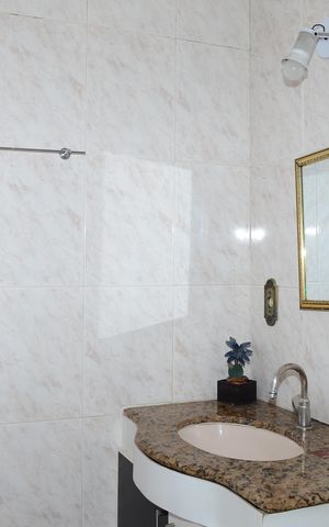 Casa para alugar com 148m², 2 quartos e 2 vagasBanheiro da Suíte