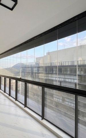 Apartamento à venda com 152m², 2 quartos e 1 vaga Apartamento à venda com 152m², 2 quartos e 1 vagaVaranda
