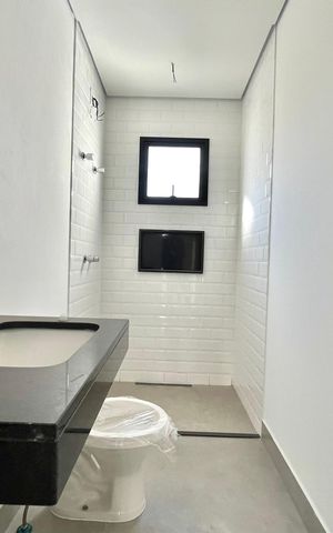 Casa de condomínio à venda com 137m², 3 quartos e 2 vagas Casa de condomínio à venda com 137m², 3 quartos e 2 vagasBanheiro da Suíte 2