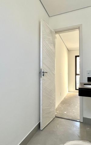 Casa de condomínio à venda com 137m², 3 quartos e 2 vagas Casa de condomínio à venda com 137m², 3 quartos e 2 vagasBanheiro da Suíte 2