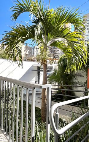 Casa de condomínio à venda com 137m², 3 quartos e 2 vagas Casa de condomínio à venda com 137m², 3 quartos e 2 vagasHall de entrada