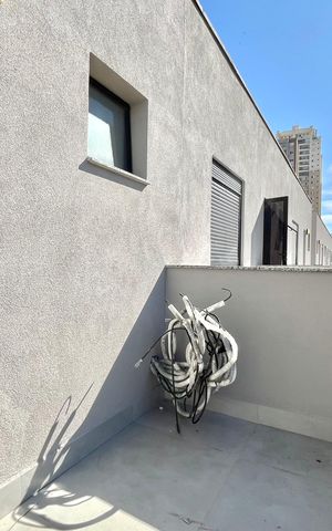 Casa de condomínio à venda com 137m², 3 quartos e 2 vagas Casa de condomínio à venda com 137m², 3 quartos e 2 vagasVaranda 2 da Suíte 3