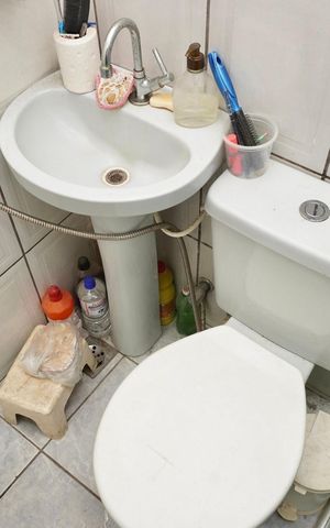 Casa à venda com 90m², 3 quartos e 4 vagas Casa à venda com 90m², 3 quartos e 4 vagasBanheiro social