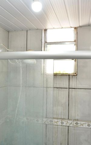 Casa à venda com 90m², 3 quartos e 4 vagas Casa à venda com 90m², 3 quartos e 4 vagasBanheiro social
