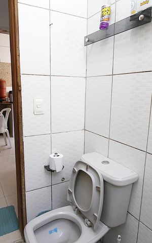 Casa à venda com 190m², 6 quartos e 5 vagasBanheiro Social