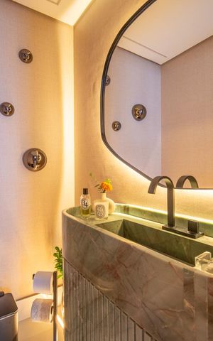 Apartamento à venda com 177m², 3 quartos e 2 vagas Apartamento à venda com 177m², 3 quartos e 2 vagasBanheiro