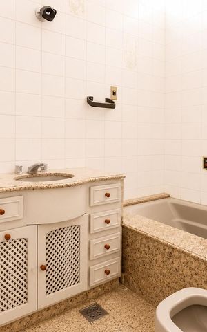 Casa para alugar com 360m², 6 quartos e 3 vagasBanheiro da suíte 2 