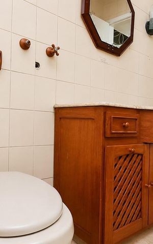 Casa para alugar com 360m², 6 quartos e 3 vagasBanheiro da suíte
