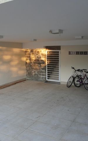 Casa de condomínio à venda com 500m², 3 quartos e 6 vagasGaragem
