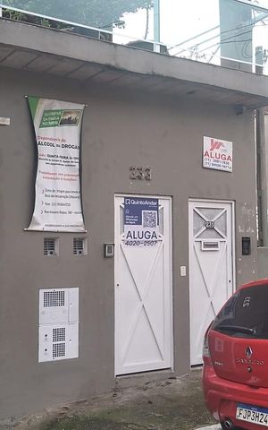 Casa para alugar com 40m², 1 quarto e sem vaga Casa para alugar com 40m², 1 quarto e sem vagaFachada