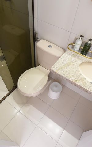 Casa de condomínio para alugar com 114m², 3 quartos e 2 vagasBanheiro da Suíte