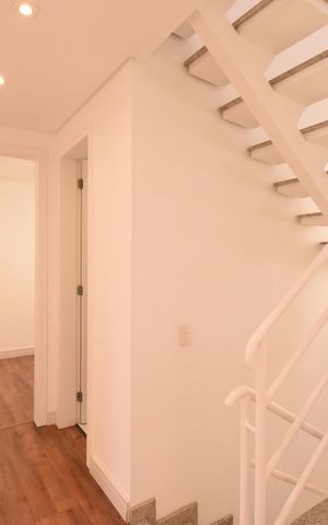 Casa de condomínio para alugar com 114m², 3 quartos e 2 vagasCorredor/Escadas