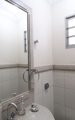 Casa para alugar com 461m², 6 quartos e 5 vagasLavabo