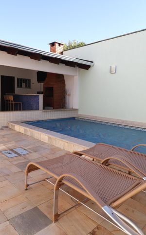Casa para alugar com 461m², 6 quartos e 5 vagasPiscina