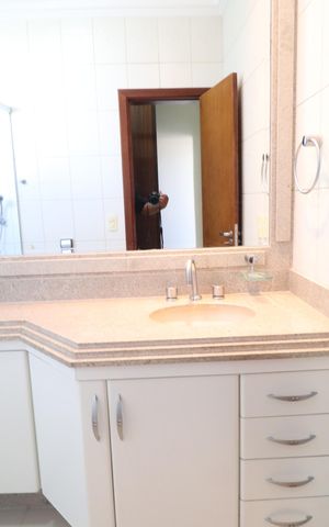 Casa para alugar com 461m², 6 quartos e 5 vagasBanheiro da Suíte 