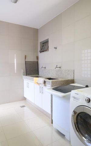 Casa para alugar com 461m², 6 quartos e 5 vagasÁrea de Serviço