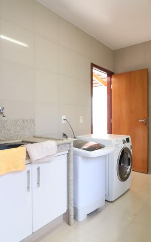 Casa para alugar com 461m², 6 quartos e 5 vagasÁrea de Serviço