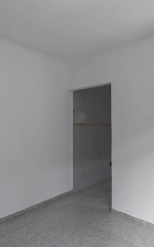 Casa para alugar com 36m², 1 quarto e 1 vaga Casa para alugar com 36m², 1 quarto e 1 vagaSala