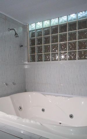 Casa à venda com 200m², 4 quartos e 2 vagasBanheiro da Suíte