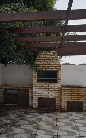 Casa à venda com 200m², 4 quartos e 2 vagasChurrasqueira
