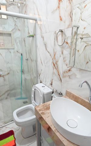 Casa à venda com 432m², 11 quartos e 2 vagas Casa à venda com 432m², 11 quartos e 2 vagasBanheiro social